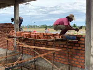 カンボジア壁作建設